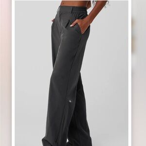 High-Waist Pursuit Trouser (Regular)